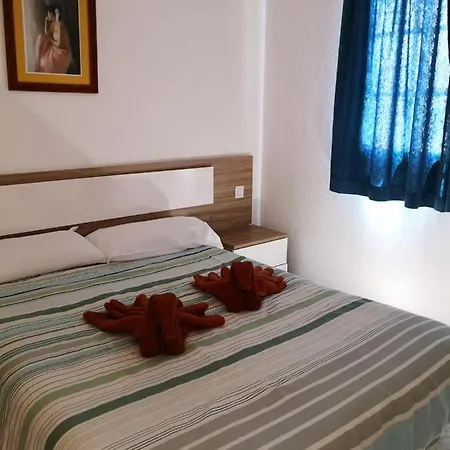 Doble Uve 公寓式酒店 *